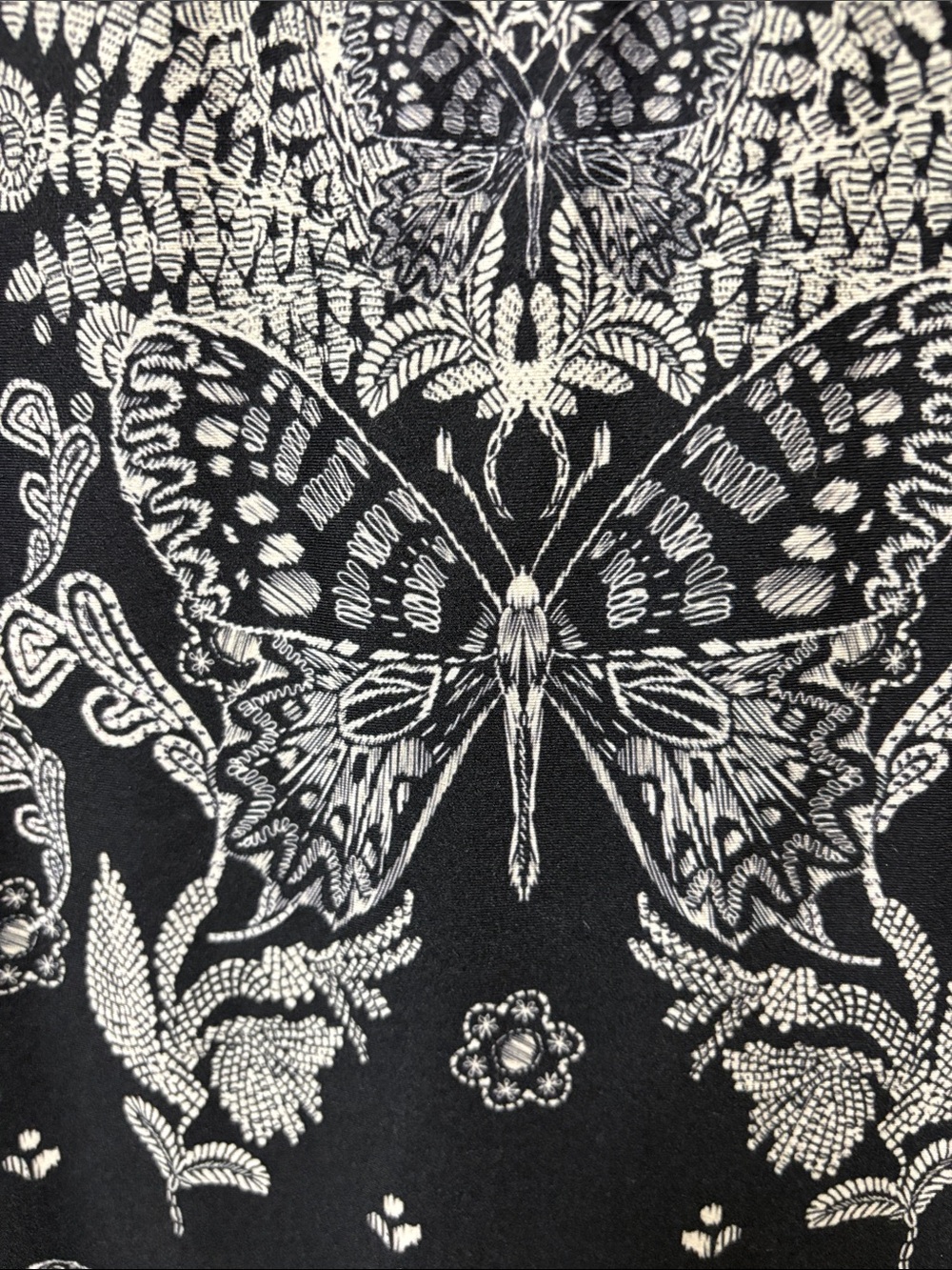 Johnny was bee active med tee - Picture 4 of 6